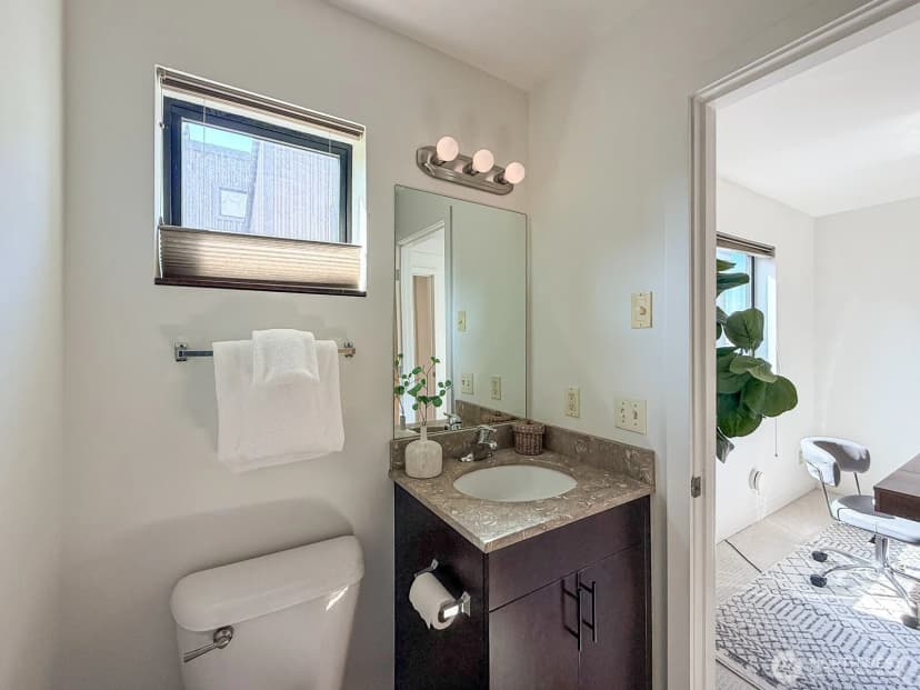 Property photo for 4917 39th Avenue S, Seattle photo 19