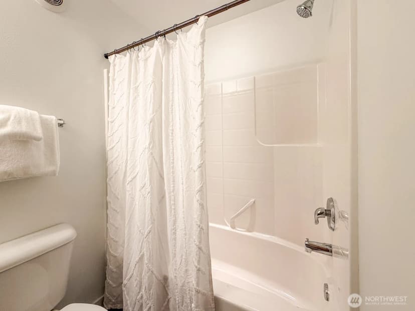 Property photo for 4917 39th Avenue S, Seattle photo 28