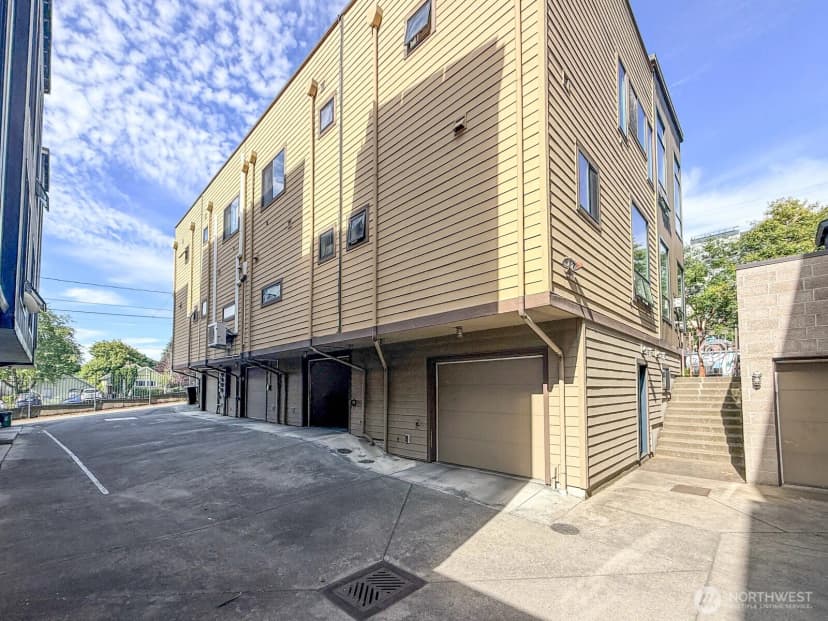 Property photo for 4917 39th Avenue S, Seattle photo 30