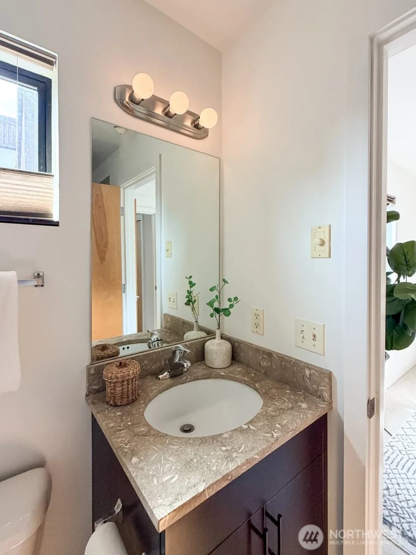 Property photo for 4917 39th Avenue S, Seattle photo 10
