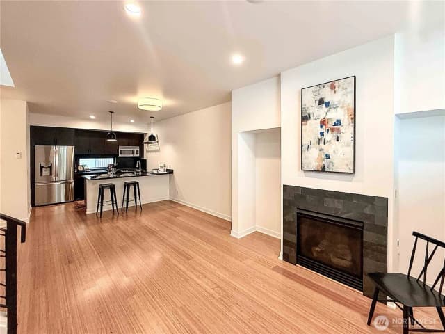 Property photo for 4917 39th Avenue S, Seattle photo 3