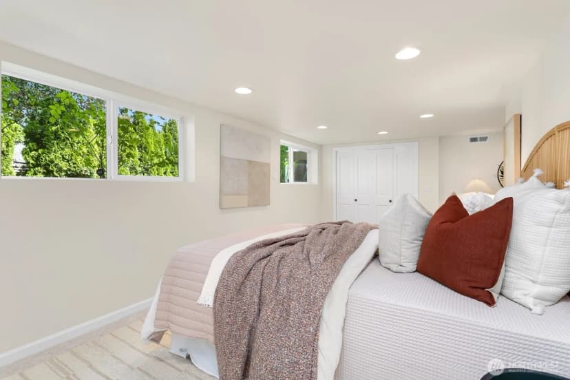 Property photo for 3610 W Viewmont Way W, Seattle photo 19