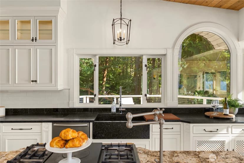 Property photo for 5858 Crystal Springs Drive Ne, Bainbridge Island photo 18
