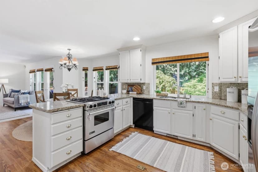 Property photo for 22716 Ne 25th Way, Sammamish photo 8