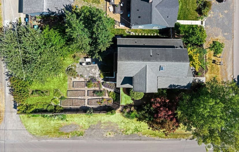 Property photo for 9501 Dayton Avenue N, Seattle photo 32