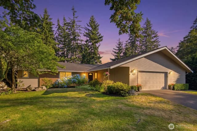 Property photo for 16537 Se 45th Place, Bellevue, WA 98006