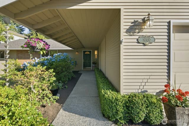 Property photo for 16537 Se 45th Place, Bellevue photo 5
