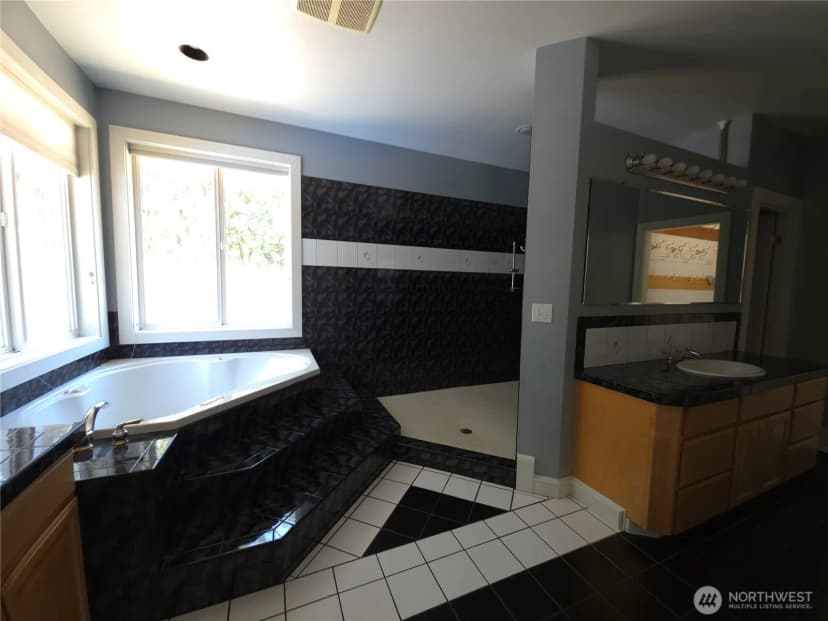 Property photo for 5015 Sw 81st, Lakewood photo 20