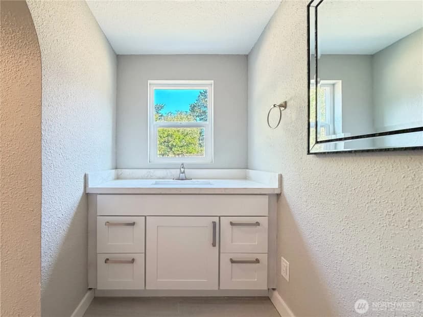 Property photo for 1040 W Shady Lane #wa, Oak Harbor photo 23