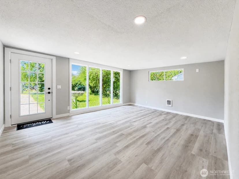 Property photo for 1040 W Shady Lane #wa, Oak Harbor photo 6