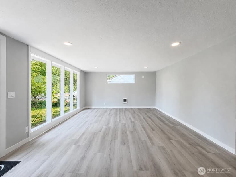 Property photo for 1040 W Shady Lane #wa, Oak Harbor photo 8
