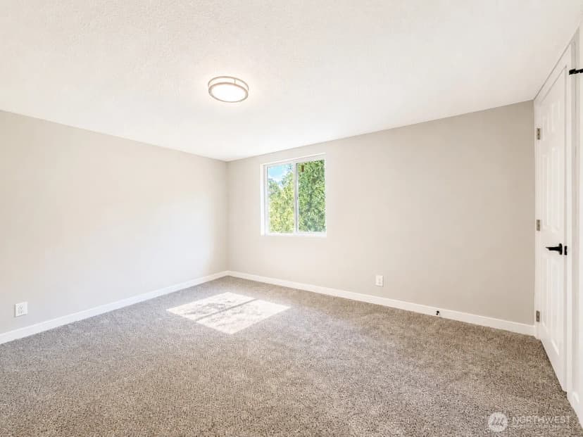 Property photo for 1040 W Shady Lane #wa, Oak Harbor photo 28