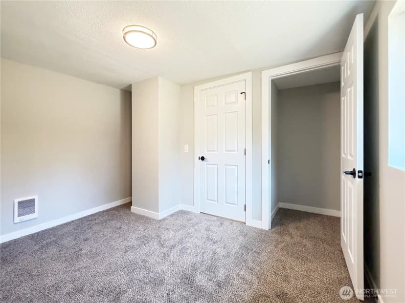 Property photo for 1040 W Shady Lane #wa, Oak Harbor photo 26