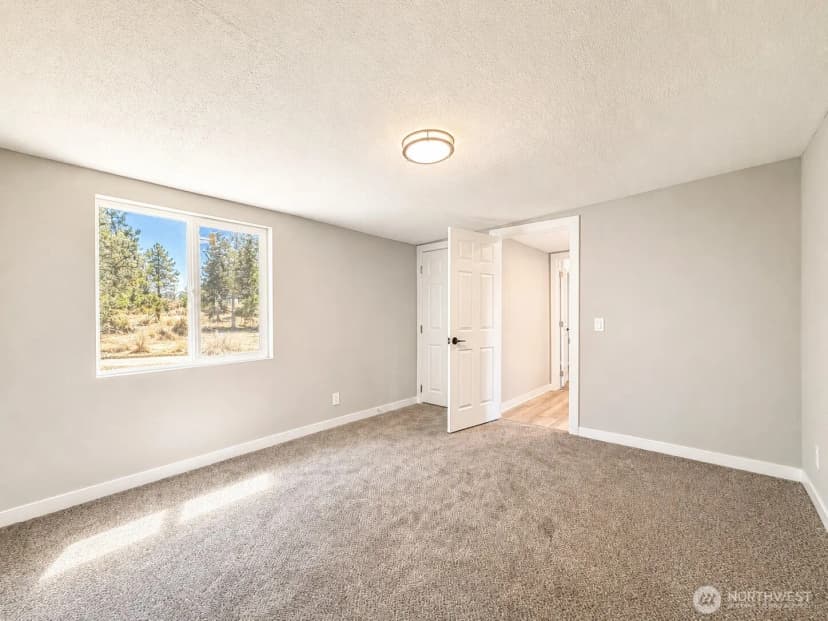 Property photo for 1040 W Shady Lane #wa, Oak Harbor photo 17