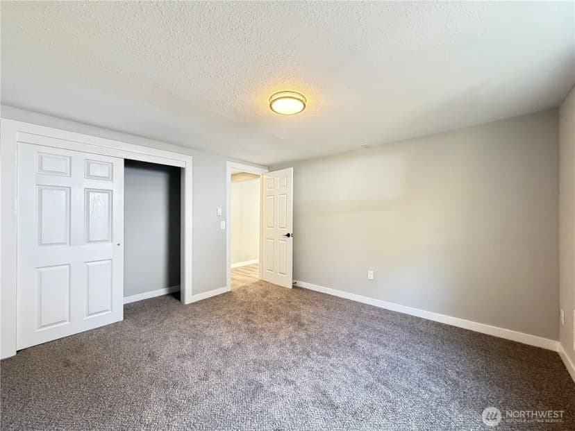 Property photo for 1040 W Shady Lane #wa, Oak Harbor photo 18