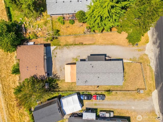 Property photo for 9035 Pepperidge Lane Se, Yelm photo 4