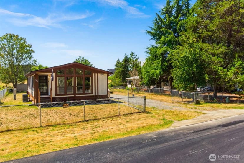 Property photo for 9035 Pepperidge Lane Se, Yelm photo 31