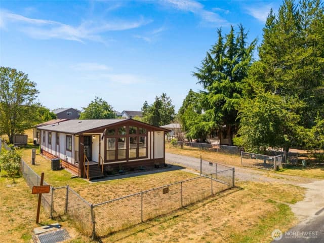 Property photo for 9035 Pepperidge Lane Se, Yelm photo 2