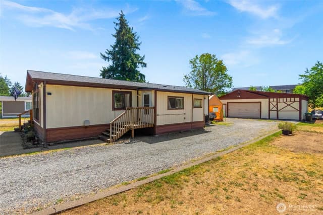 Property photo for 9035 Pepperidge Lane Se, Yelm photo 3