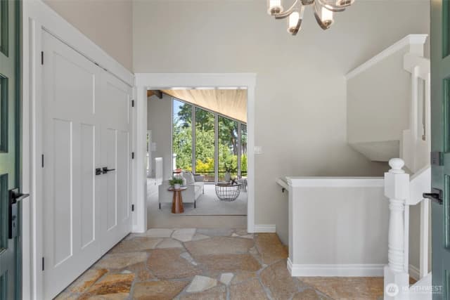 Property photo for 15522 Se 44th Place, Bellevue photo 4