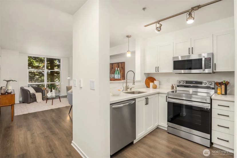 Property photo for 111 108th Avenue Ne #b104, Bellevue photo 6