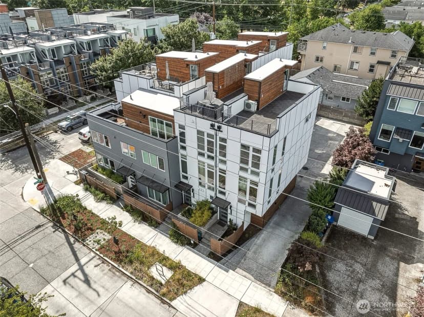 Property photo for 2609 Sw Nevada Street, Seattle