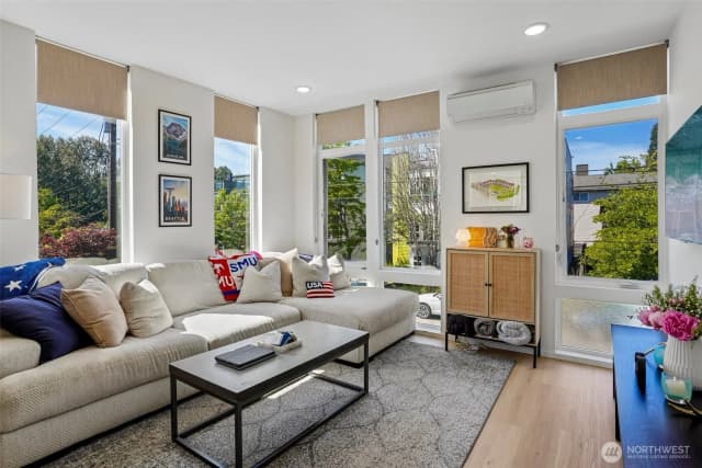 Property photo for 2609 Sw Nevada Street, Seattle photo 5