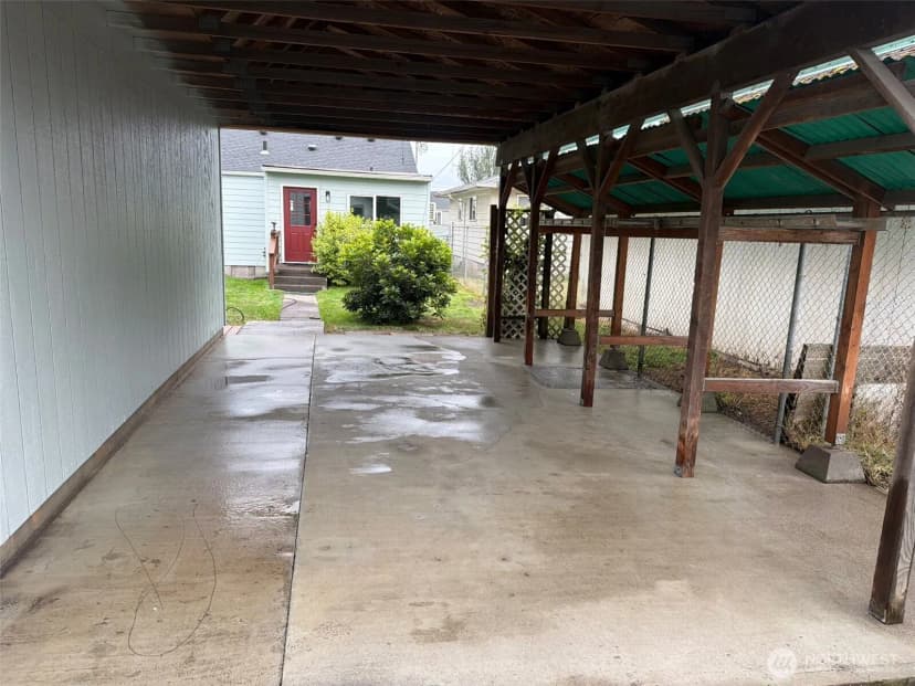 Property photo for 229 19th Avenue, Longview photo 34
