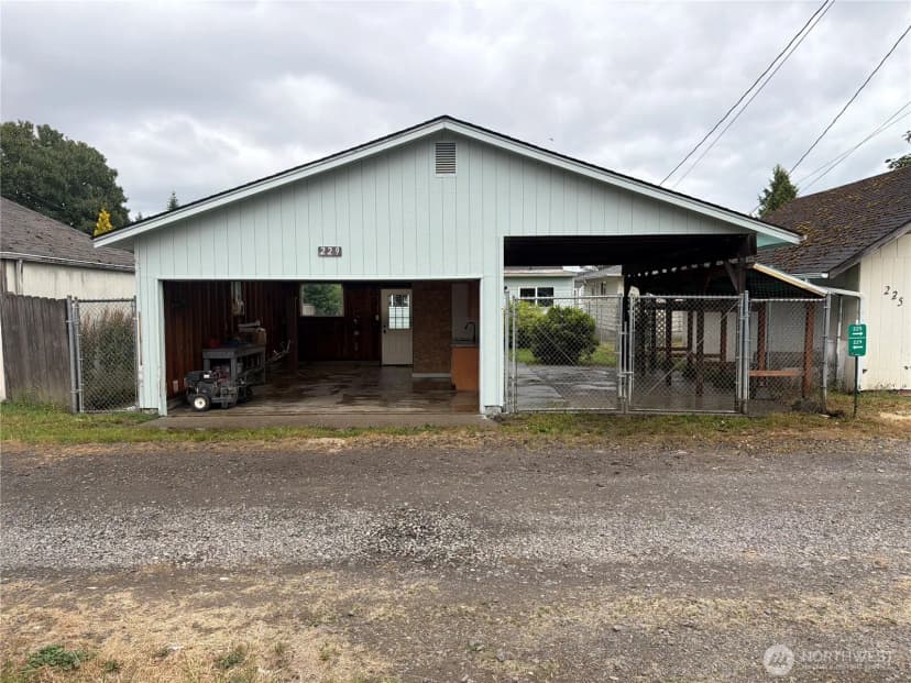 Property photo for 229 19th Avenue, Longview photo 35