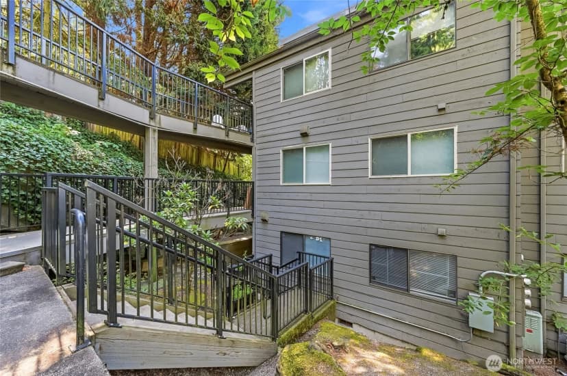 Property photo for 12543 Ne 23rd Place #d1, Bellevue photo 2