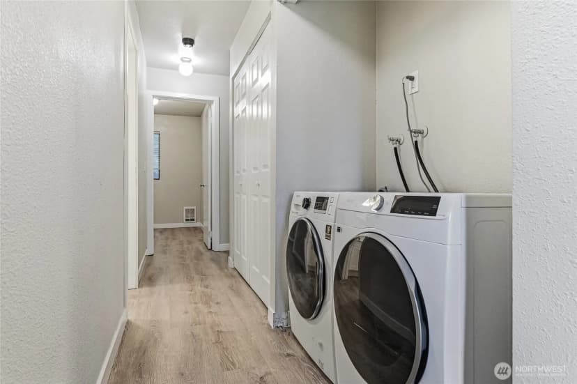 Property photo for 12543 Ne 23rd Place #d1, Bellevue photo 24