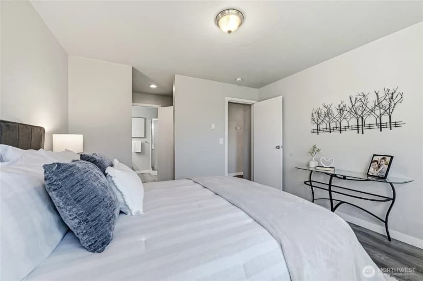 Property photo for 12543 Ne 23rd Place #d1, Bellevue photo 17