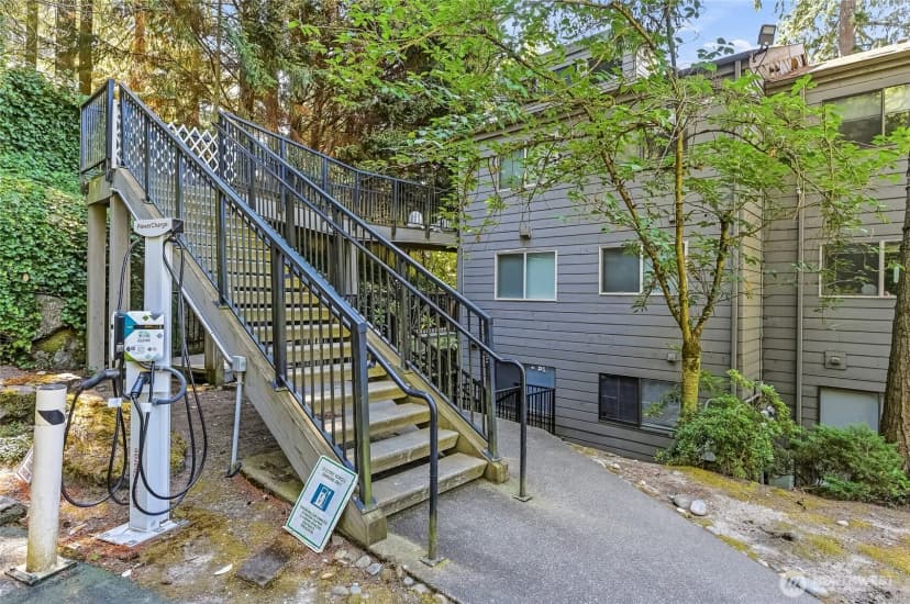 Property photo for 12543 Ne 23rd Place #d1, Bellevue photo 26