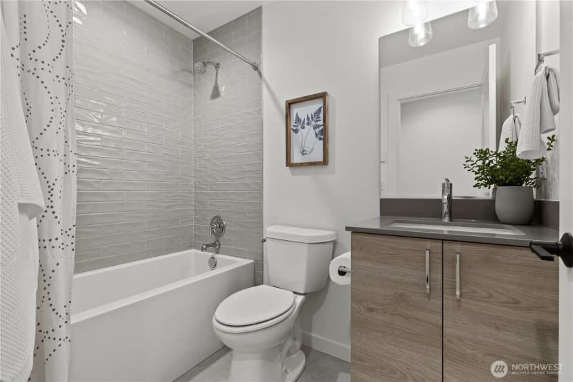Property photo for 4218 Latona Avenue Ne #2, Seattle photo 22