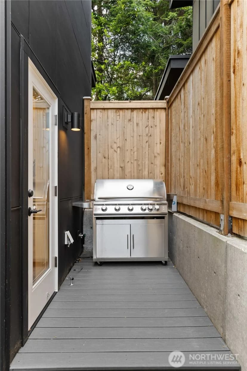 Property photo for 4218 Latona Avenue Ne #2, Seattle photo 25
