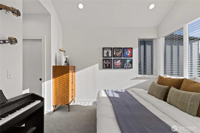 Property photo for 4218 Latona Avenue Ne #2, Seattle photo 14