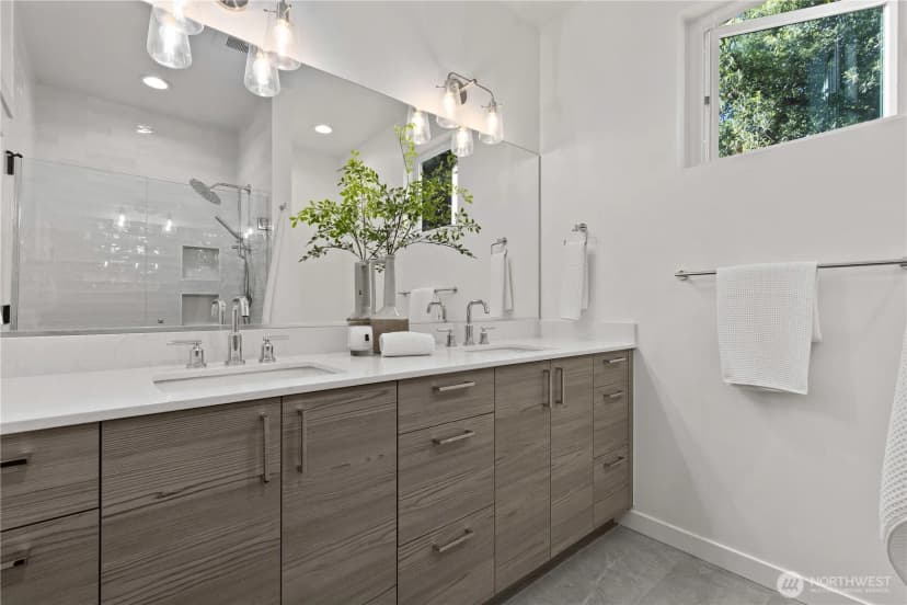 Property photo for 4218 Latona Avenue Ne #2, Seattle photo 19