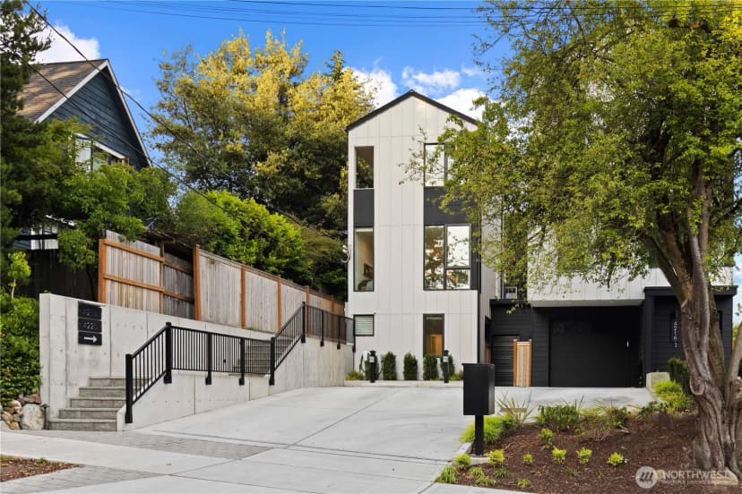 Property photo for 4218 Latona Avenue Ne #2, Seattle photo 29
