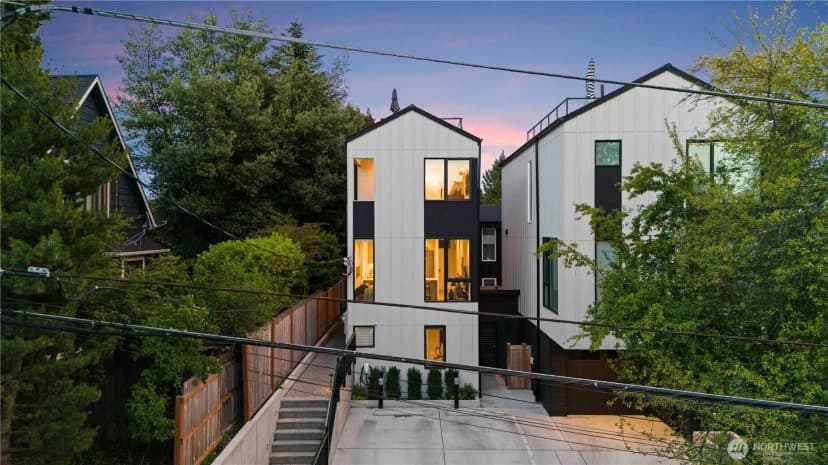 Property photo for 4218 Latona Avenue Ne #2, Seattle photo 27