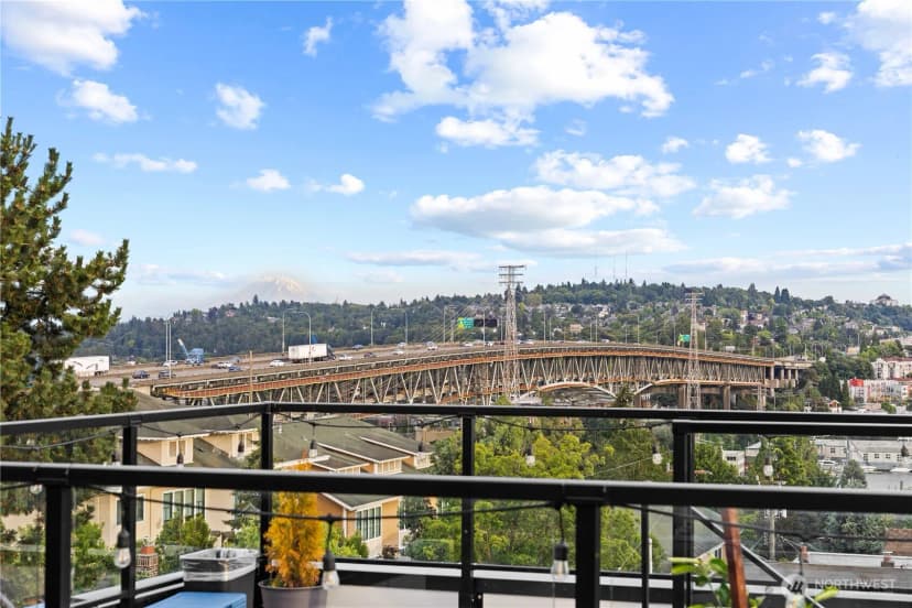 Property photo for 4218 Latona Avenue Ne #2, Seattle photo 34