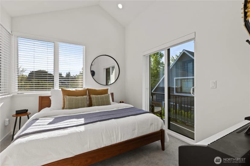 Property photo for 4218 Latona Avenue Ne #2, Seattle photo 13