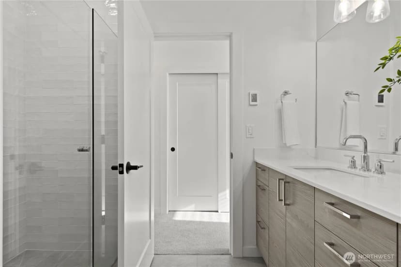 Property photo for 4218 Latona Avenue Ne #2, Seattle photo 18