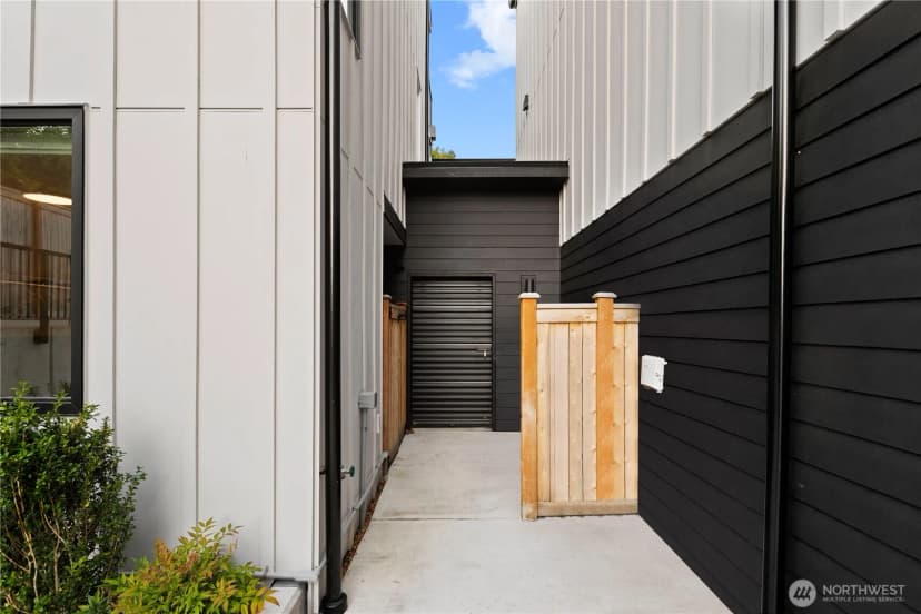 Property photo for 4218 Latona Avenue Ne #2, Seattle photo 24