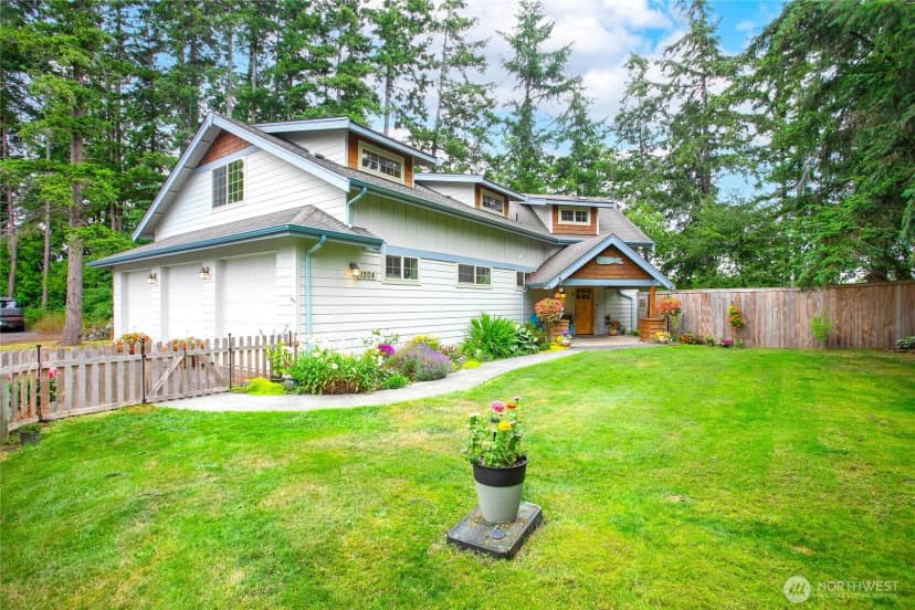 Property photo for 1204 Hughes Avenue, Blaine