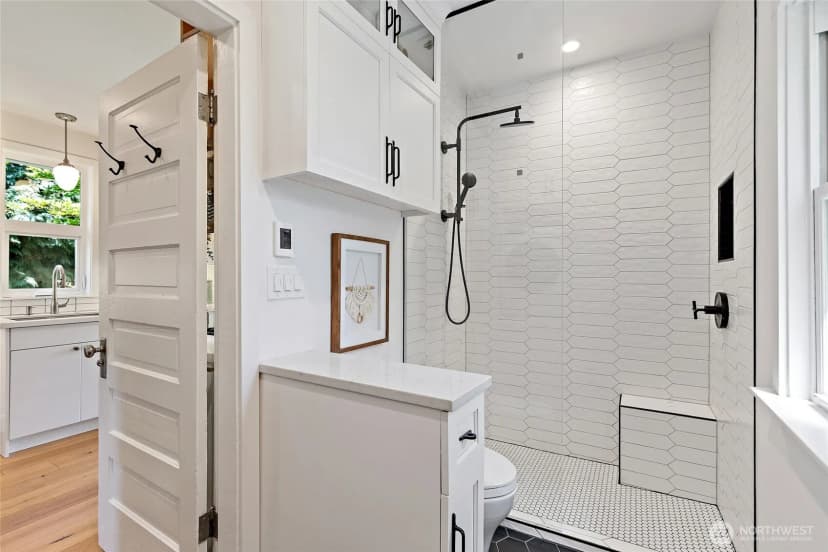 Property photo for 4048 37th Avenue S, Seattle photo 15
