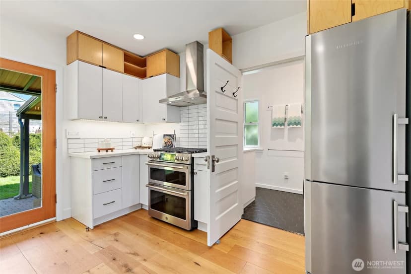 Property photo for 4048 37th Avenue S, Seattle photo 12