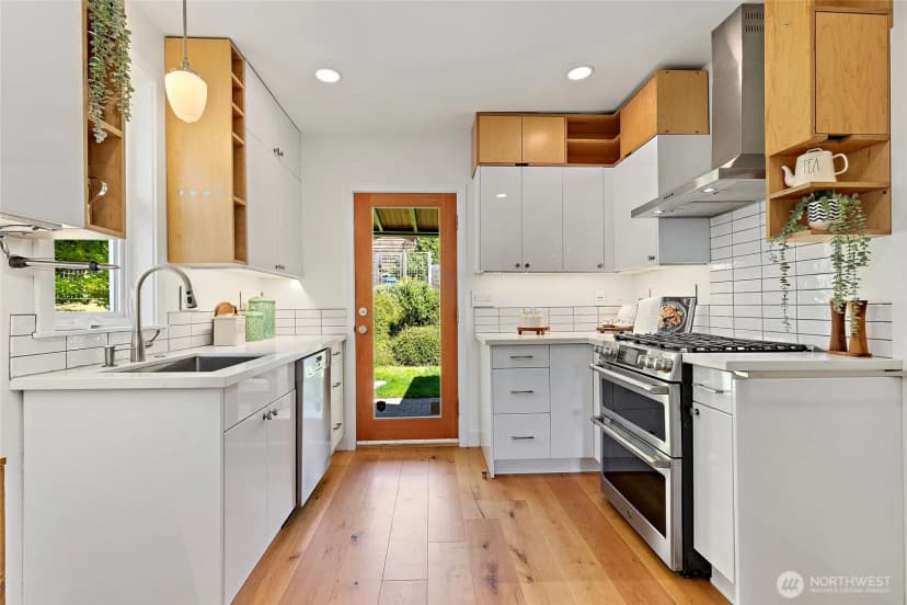 Property photo for 4048 37th Avenue S, Seattle photo 11
