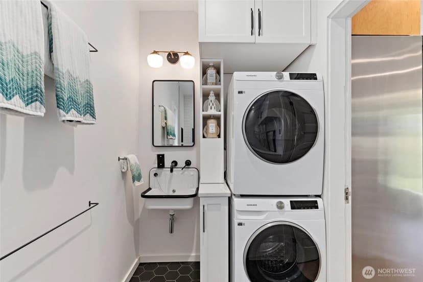 Property photo for 4048 37th Avenue S, Seattle photo 16