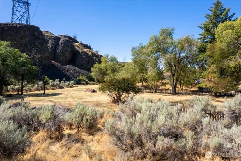 Property photo for 22007 Ne Pleasant Valley Road, Grand Coulee photo 12