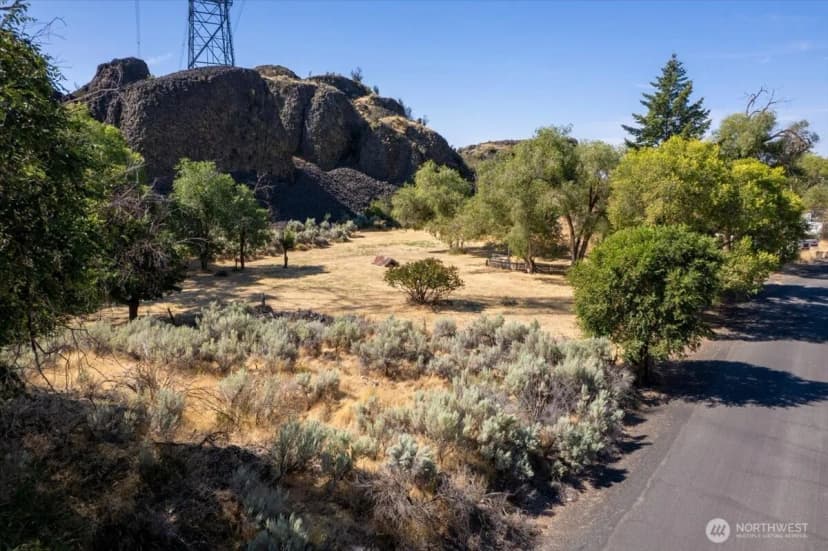 Property photo for 22007 Ne Pleasant Valley Road, Grand Coulee photo 8